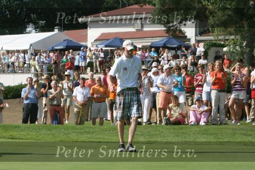Molenschot, 22 Juli 2006
Golfclub Toxandria, Internationaal Golftoernooi Riverwoods 
Winnaar Tim Sluiter op de green van hole 18 maakt zijn birdieput