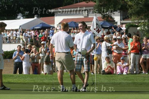 Molenschot, 22 Juli 2006
Golfclub Toxandria, Internationaal Golftoernooi Riverwoods 
Winnaar Tim Sluiter op de green van hole 18