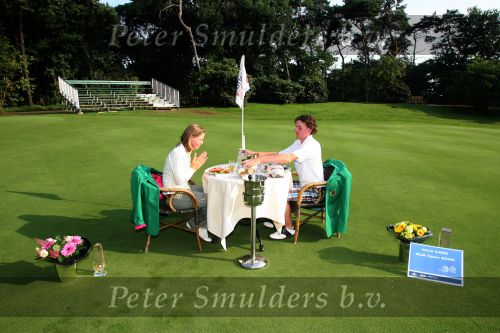 Molenschot, 22 Juli 2006
Golfclub Toxandria, Internationaal Golftoernooi Riverwoods 
Tim Sluiter en Christel Boeljon samen op de green van 18 voor de traditionele lunch voor de winnaars