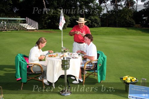 Molenschot, 22 Juli 2006
Golfclub Toxandria, Internationaal Golftoernooi Riverwoods 
Winnaar Tim Sluiter op de green van hole 18 wordt door zijn opa gefeliciteerd