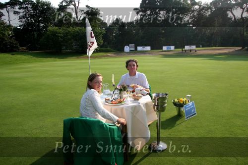 Molenschot, 22 Juli 2006
Golfclub Toxandria, Internationaal Golftoernooi Riverwoods 
Tim Sluiter en Christel Boeljon samen op de green van 18 voor de traditionele lunch voor de winnaars