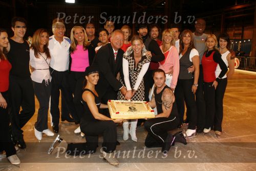 Utrecht 14 augustus 2006
Perspresentatie skating with the stars van sbs6.
Laura Vlasblom Leontien v Moorsel Klaas Wilting Marga Scheide Jody bernal hein Vergeer Maud idols Mari v d Ven Annemarie Thomas en Jaoa Varela. Tina Nijkamp en de direkteur van Holiday on ice