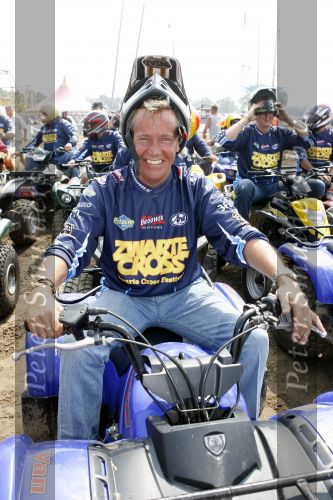 Lichtenvoorde 23 juli 2006
De zwarte cross met diverse BN ers.
Ton Veerkamp
