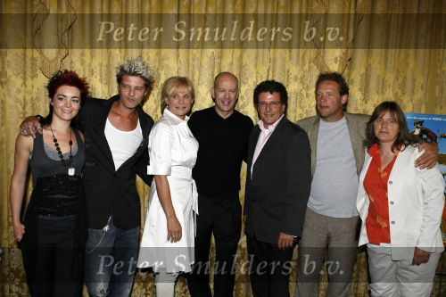 Amsterdam 26 juni 2006
Persconferentie over the edge in het Amstel hotel
Bruce Willis  en Monique v d Ven en Edwin de Vries Tygo gernandt Erik v Muiswinkel en ...
Peter Smulders bv