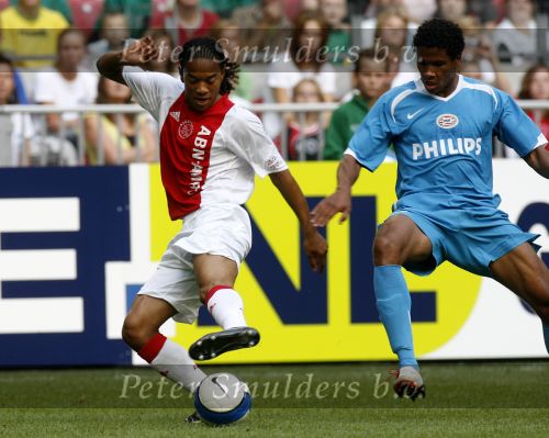 Amsterdam 13 augustus 2006
Ajax-PSV 3-1 om de johan Cruijff schaal in de arena.
Michael lamey en Urby Emanuelson
Peter Smulders bv