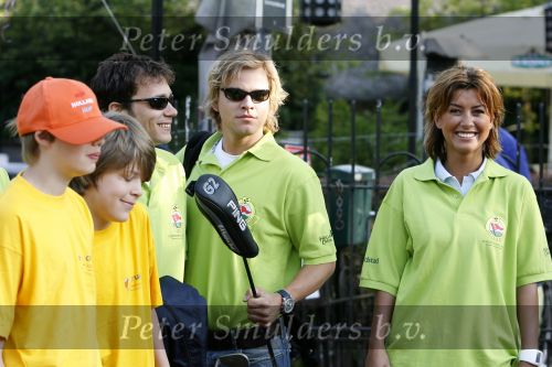 Amsterdam 9 juni 2006
Golf in het vondelpark voor Johan Cruyff foundation.
Sander Foppele en Valerie  en Edgar Wurfbain
Peter Smulders bv