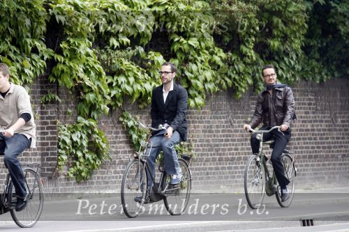 Amsterdam 16 mei 2006
Viktor en Rolf op de fiets
Pedter Smulders bv