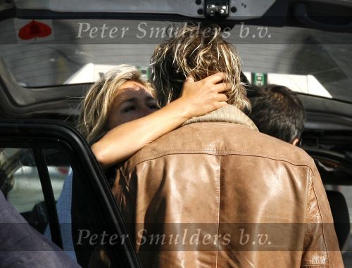 Schiphol 13 augustus 2006
Wendy v Dijk brengt Chris Zegers en zijn broer naar Schiphol.
