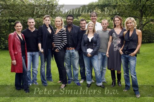 Overveen 14 augustus 2006
Najaarspresentatie RTL.
Babette v veen Bert Kuizenga John Williams Wendy v Dijk en Froukje de both. deelnemers dancing on ice uit Nederland. de belgische deelnemers zijn Kelly Pfaff, Staf Coppens Luc Appermont Pascale Naessens Wim Soutaer