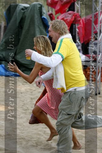 Bloemendaag 22 juli 2006
Optreden Hudson 5 met als zanger Chris Zegers bij Woodstock.
  Wendy v Dijk 
Peter Smulders bv