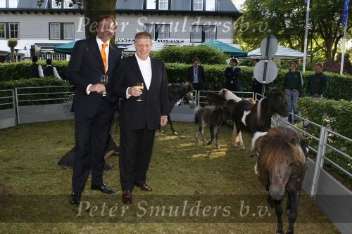 Wassenaar 6 juni 2006
Auberge de Kievit gekozen tot terras van het jaar door talkies.
Chris Luken met Wim Zegwaard
Peter Smulders bv