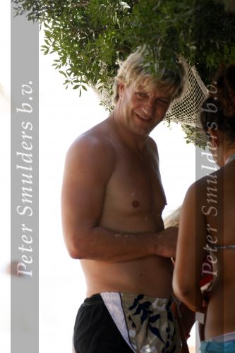 Ibiza 26 juli 2007
Wim kieft op vakantie op ibiza met zijn dochter(s)