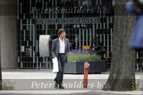 Amsterdam 22 juni 2006
Wim T Schippers wandelend op straat
Peter Smulders bv