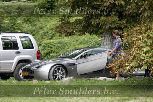 Vallery 7 augustus 2006
Huwelijk Katja Schuurman en Thijs Romer.
Winston gerschtanowitz met Renate Verbaan in Aston Martin
