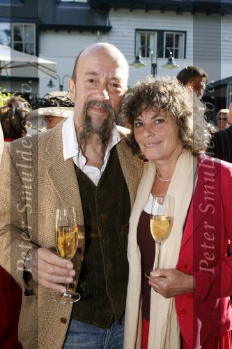 Wassenaar 6 juni 2006
Auberge de Kievit gekozen tot terras van het jaar door talkies.
Ilja Gort en Yvonne Kroonenberg
Peter Smulders bv