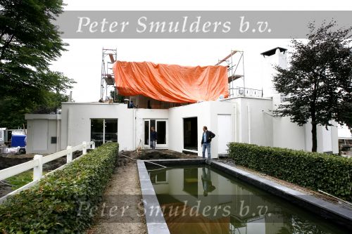 Eemnes 22 augustus 2006
Het huis van het talpa programma de gouden kooi wordt verbouwd.
Peter Smulders bv