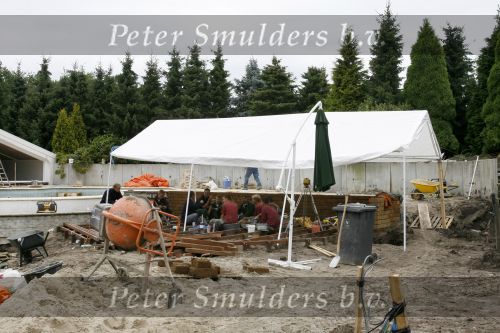 Eemnes 22 augustus 2006
Het huis van het talpa programma de gouden kooi wordt verbouwd.
Peter Smulders bv