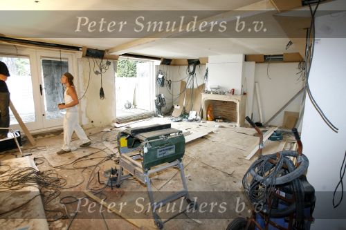 Eemnes 22 augustus 2006
Het huis van het talpa programma de gouden kooi wordt verbouwd.
Peter Smulders bv