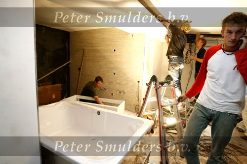 Eemnes 22 augustus 2006
Het huis van het talpa programma de gouden kooi wordt verbouwd.
Peter Smulders bv