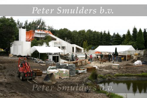 Eemnes 22 augustus 2006
Het huis van het talpa programma de gouden kooi wordt verbouwd.
Peter Smulders bv