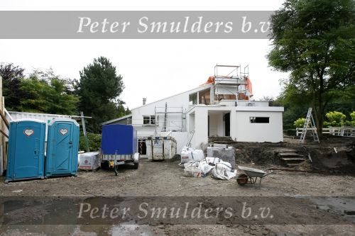 Eemnes 22 augustus 2006
Het huis van het talpa programma de gouden kooi wordt verbouwd.
Peter Smulders bv