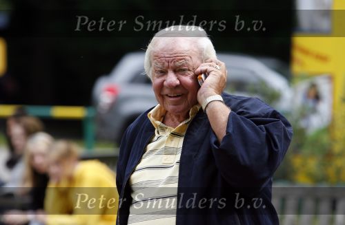 Wassenaar 11 juli 2007
Premiere Sitah in duinrell. Adriaan v Toor met gsm