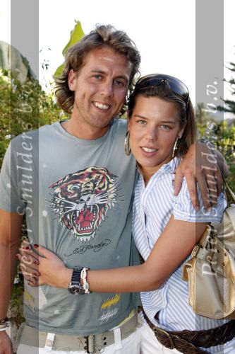 El Rosario 1 augustus 2007
Het nieuwe huis van Gaston Starreveld en zijn vriendin Marisa. Het huis wordt helemaal verbouwd en opgeknapt. dochter Amanda met vriend Robin