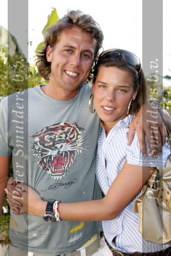 El Rosario 1 augustus 2007
Het nieuwe huis van Gaston Starreveld en zijn vriendin Marisa. Het huis wordt helemaal verbouwd en opgeknapt. dochter Amanda met vriend Robin
