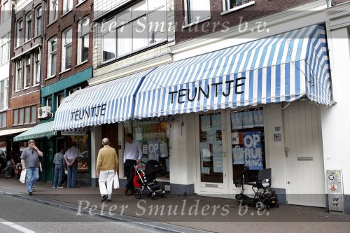 Amsterdam 11 augustus 2007
Babywinkel Teuntje in Amsterdam.