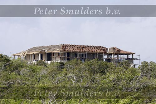 Curacao 28 juli 2007
Barry Hay is een huis aan het bouwen op coral estate.
