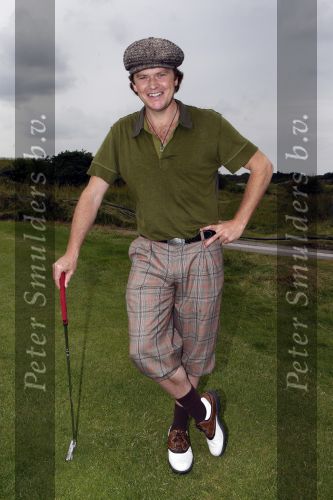 Zandvoort 18 augustus 2007
Beau v Erven Dorens met korte broek en pet golfend  tijdens Charity challenge tijdens KLM open.