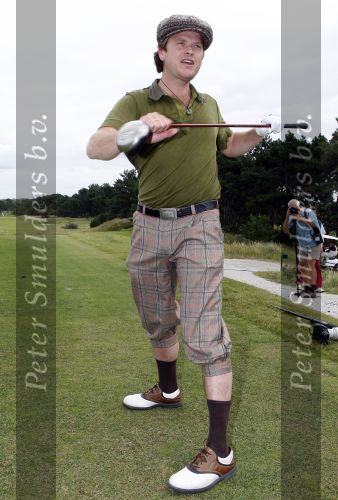 Zandvoort 18 augustus 2007
Beau v Erven Dorens met korte broek en pet golfend  tijdens Charity challenge tijdens KLM open.