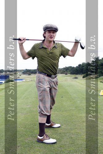 Zandvoort 18 augustus 2007
Beau v Erven Dorens met korte broek en pet golfend  tijdens Charity challenge tijdens KLM open.