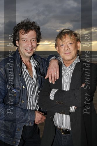 Noordwijk 15 augustus 2007
Tros zomerfeest bij hotels van Oranje . Benny Neyman met partner Hans