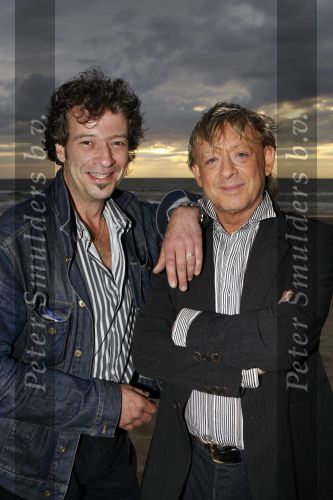Noordwijk 15 augustus 2007
Tros zomerfeest bij hotels van Oranje . Benny Neyman met partner Hans