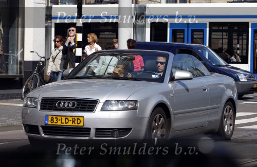 Amsterdam 22 augustus      
2007
Mariska Hulscher haar ex Bert met zijn dochtersz in audi cabrio