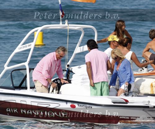 Cannes 4 augustus 2007
Connie Breukhoven met Hans Shanne en Marvin op vakantie in Cannes.