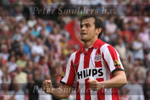 Eindhoven, 25 Augustus 2007 Eerste thuiswedstrijd Seizoen 2007/2008 PSV-NEC, eindstand 5-0
Danko Lazovic wordt blij met zijn eerste doelpunt voor PSV