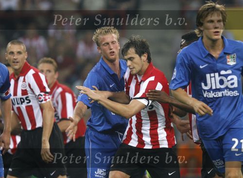 Eindhoven, 25 Augustus 2007 Eerste thuiswedstrijd Seizoen 2007/2008 PSV-NEC, eindstand 5-0
Danko Lazovic goed voor zijn eerste 2 doelpunten in dienst van PSV was moeilijk te stoppen of alleen via overtredingen
Rutger Worm, Peter Wisgerhof en Dominique Kivuvu
Rutger Worm