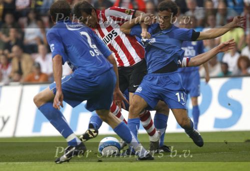 Eindhoven, 25 Augustus 2007 Eerste thuiswedstrijd Seizoen 2007/2008 PSV-NEC, eindstand 5-0
Danko Lazovic goed voor zijn eerste 2 doelpunten in dienst van PSV was moeilijk te stoppen of alleen via overtredingen
Muslu Nalbantoglu