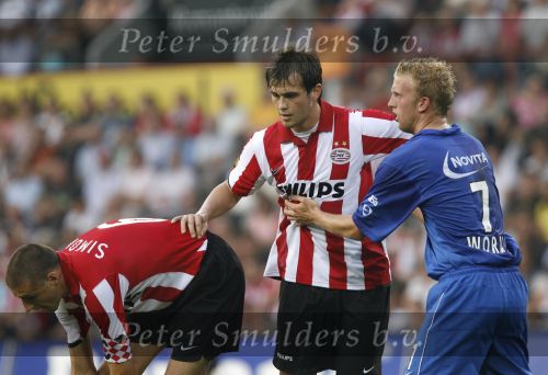 Eindhoven, 25 Augustus 2007 Eerste thuiswedstrijd Seizoen 2007/2008 PSV-NEC, eindstand 5-0
Danko Lazovic goed voor zijn eerste 2 doelpunten in dienst van PSV was moeilijk te stoppen of alleen via overtredingen
Timmy Simons en Rutger Worm