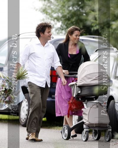 8 augustus 2007
Dirk Zeelenberg met vriendin en baby