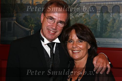 Den Haag 23 juni 2007
Optreden van Anneke Gronloh in het koninklijk theater van Den Haag vanwege haar 65e verjaardag. Op deze dag is ook haar zus Tjula overleden. Edvard Niessing met nieuwe vriendin
