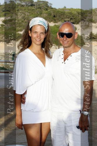 Ibiza 7 juli 2007
Yfke Sturm en haar man Imad Izemrane trouwen op het strand .Eric Schaai met vriendin