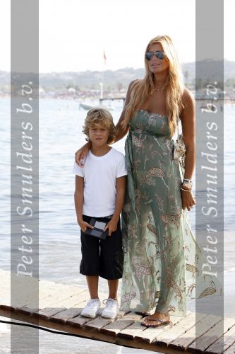 St Tropez 3 augustus 2007
Ruud Gullit Estelle Gullit en hun zoontje Maxim op vakantie in St Tropez.
Peter Smulders bv