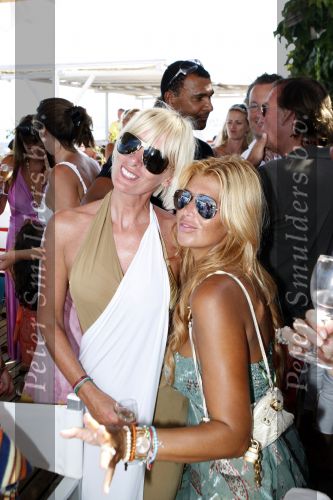 St Tropez 3 augustus 2007
Jan des Bouvrie viert zijn 65 e verjaardag bij Tropezina . Estelle Gullit met Monique
Peter Smulders bv