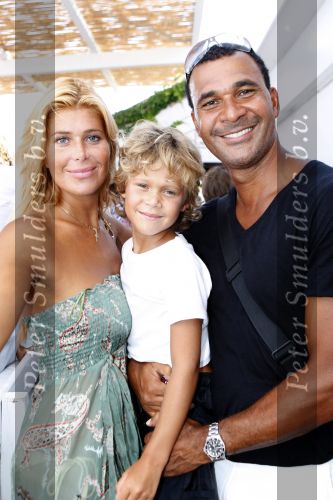 St Tropez 3 augustus 2007
Ruud Gullit Estelle Gullit en hun zoontje Maxim op vakantie in St Tropez.
Peter Smulders bv