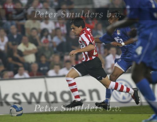 Eindhoven, 25 Augustus 2007 Eerste thuiswedstrijd Seizoen 2007/2008 PSV-NEC, eindstand 5-0
Fagner Conserva Lemos is blij met zijn eerste doepunt in dienst van PSV