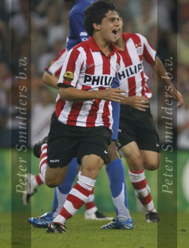 Eindhoven, 25 Augustus 2007 Eerste thuiswedstrijd Seizoen 2007/2008 PSV-NEC, eindstand 5-0
Fagner Conserva Lemos is blij met zijn eerste doepunt in dienst van PSV