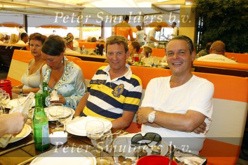 St Tropez 4 augustus 2007
Vrijgezellendag van Willibrord Frequin bij Tahiti Beach. Harrie v d Moesdijk en Sjaak v Vliet